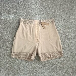 NWT Shapellx Tummy Compression Butt-Lifting Shorts